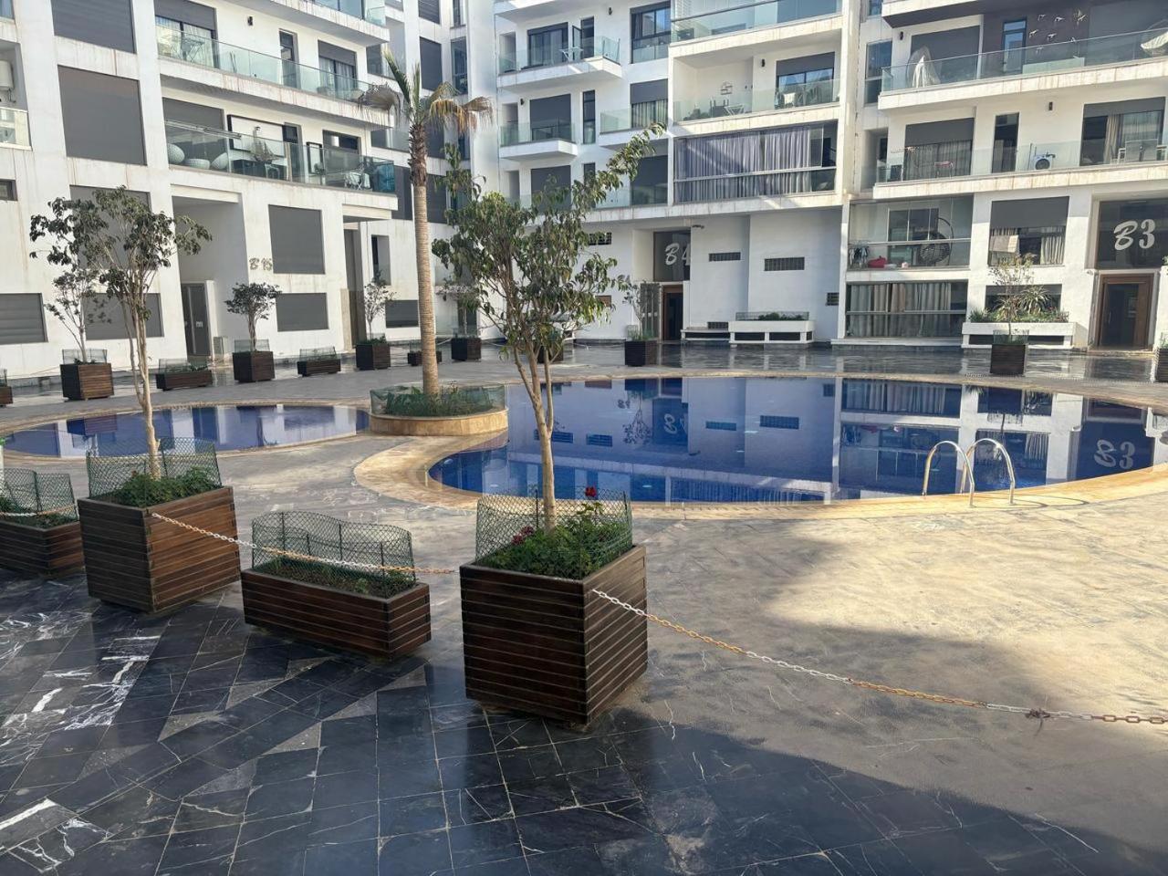 Bay Luxury Near *